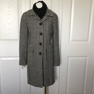 Houndstooth wool coat